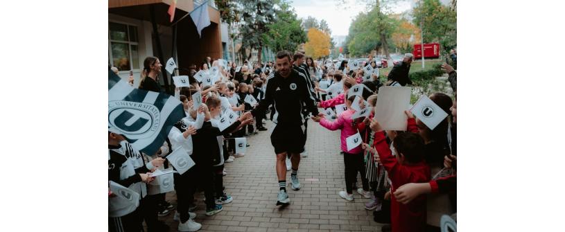 „Studenții” s-au întors la școală